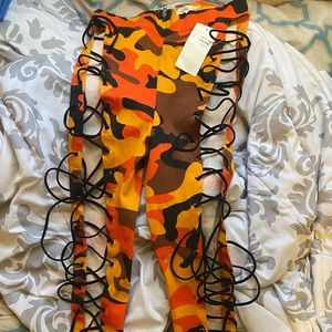 COPY - Orange camouflage skinny pants!!